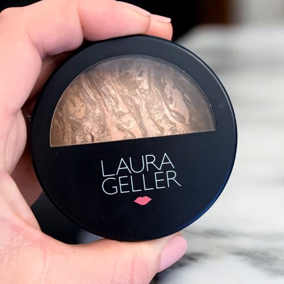 Laura Geller Makeup Bundle Lipstick & Baked Balance-n-Brighten Foundation Tan - Picture 4 of 9